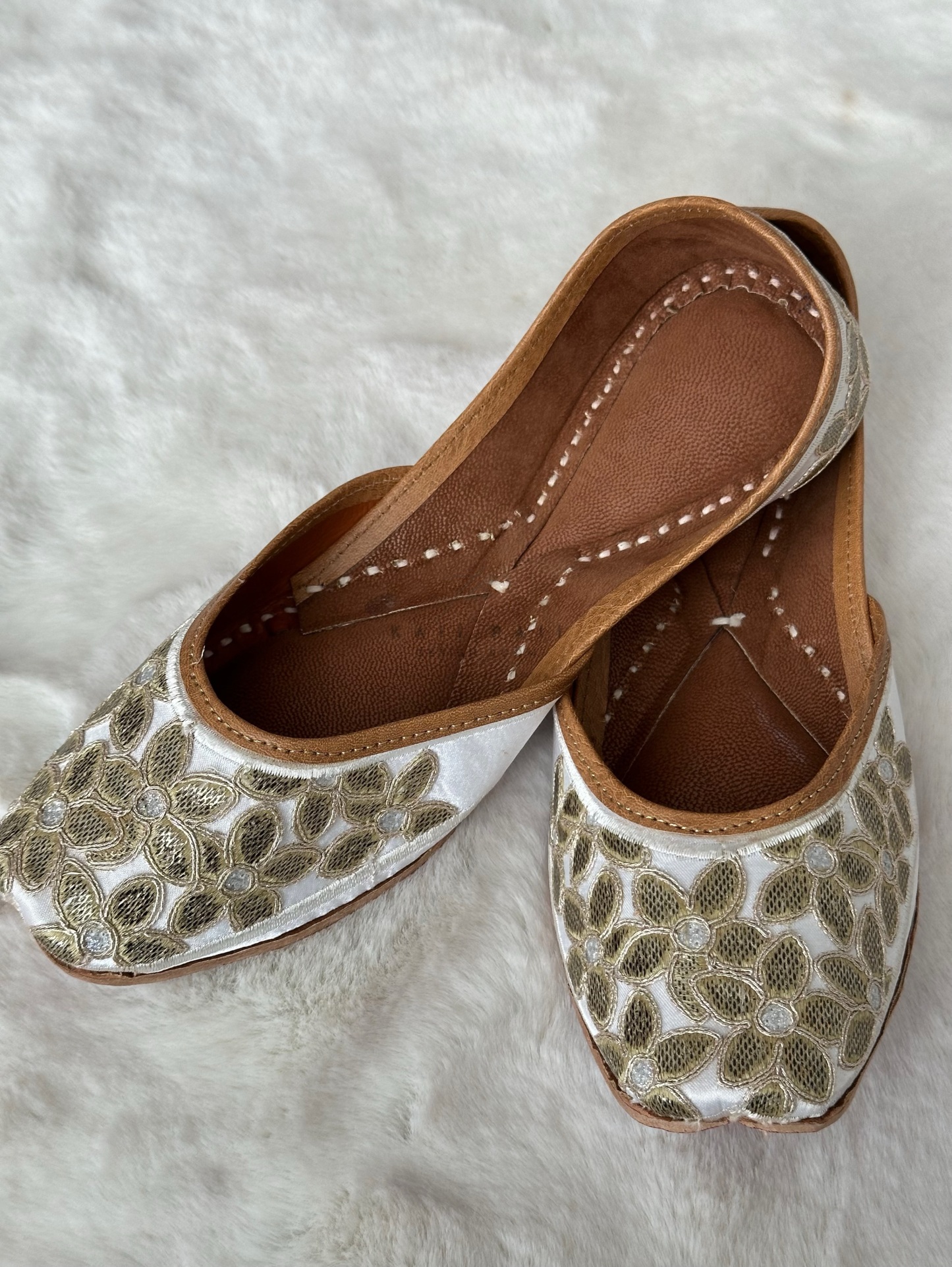 White Jutti with Floral Design