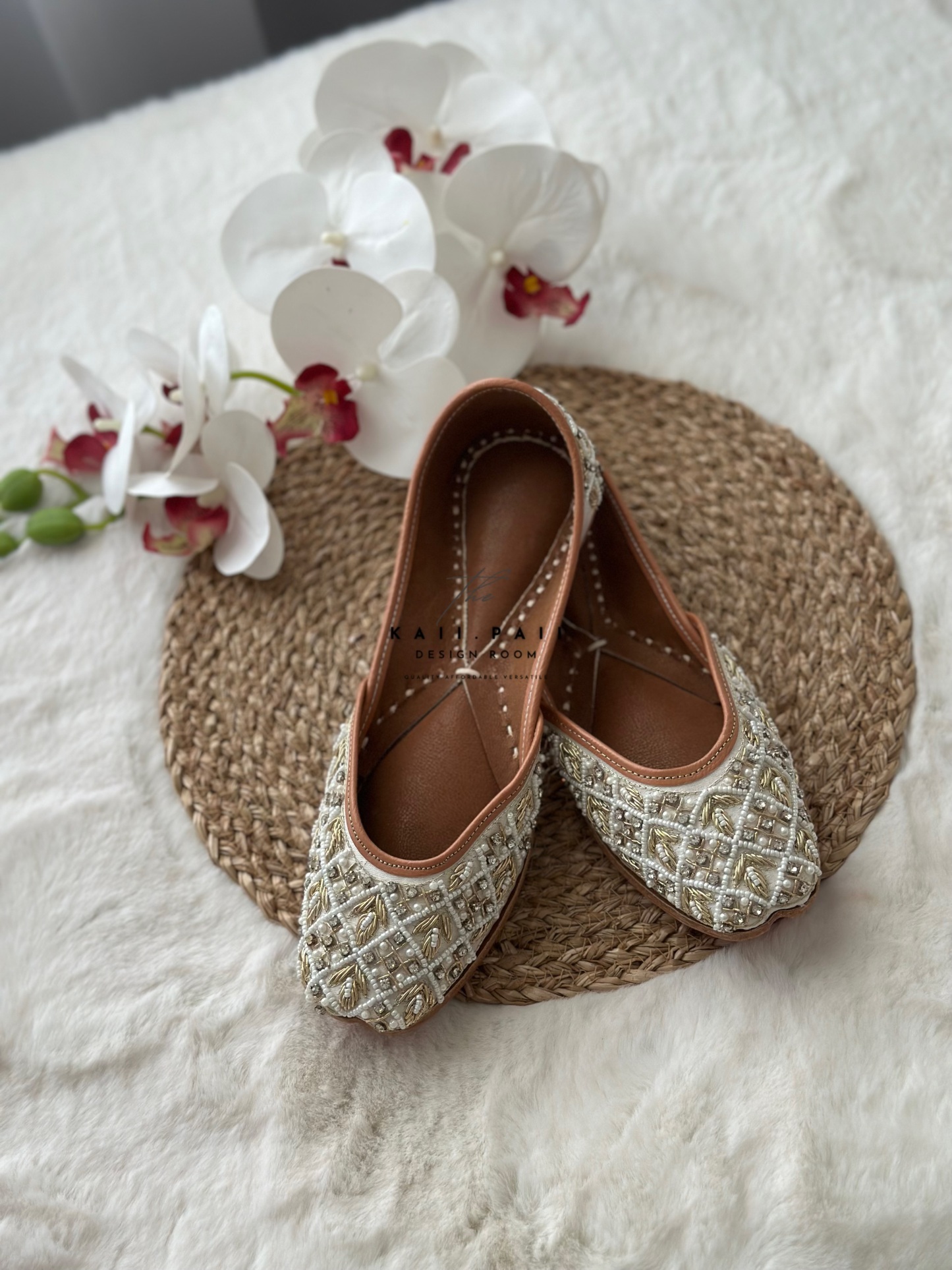 White Jutti