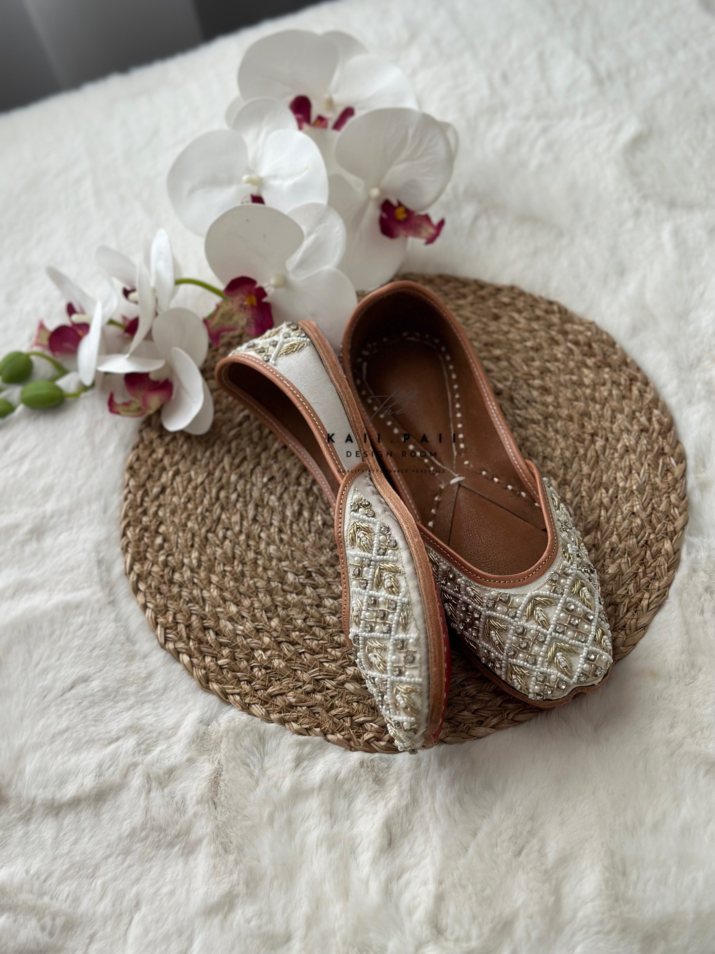 White Jutti