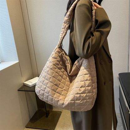 欧米風キルトショルダーバッグ