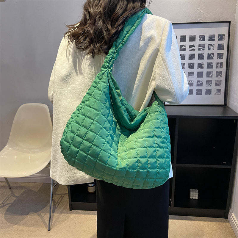 欧米風キルトショルダーバッグ