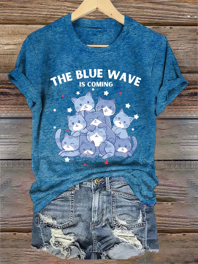 Women's The Blue Wave Cats Is Coming Casual Tee