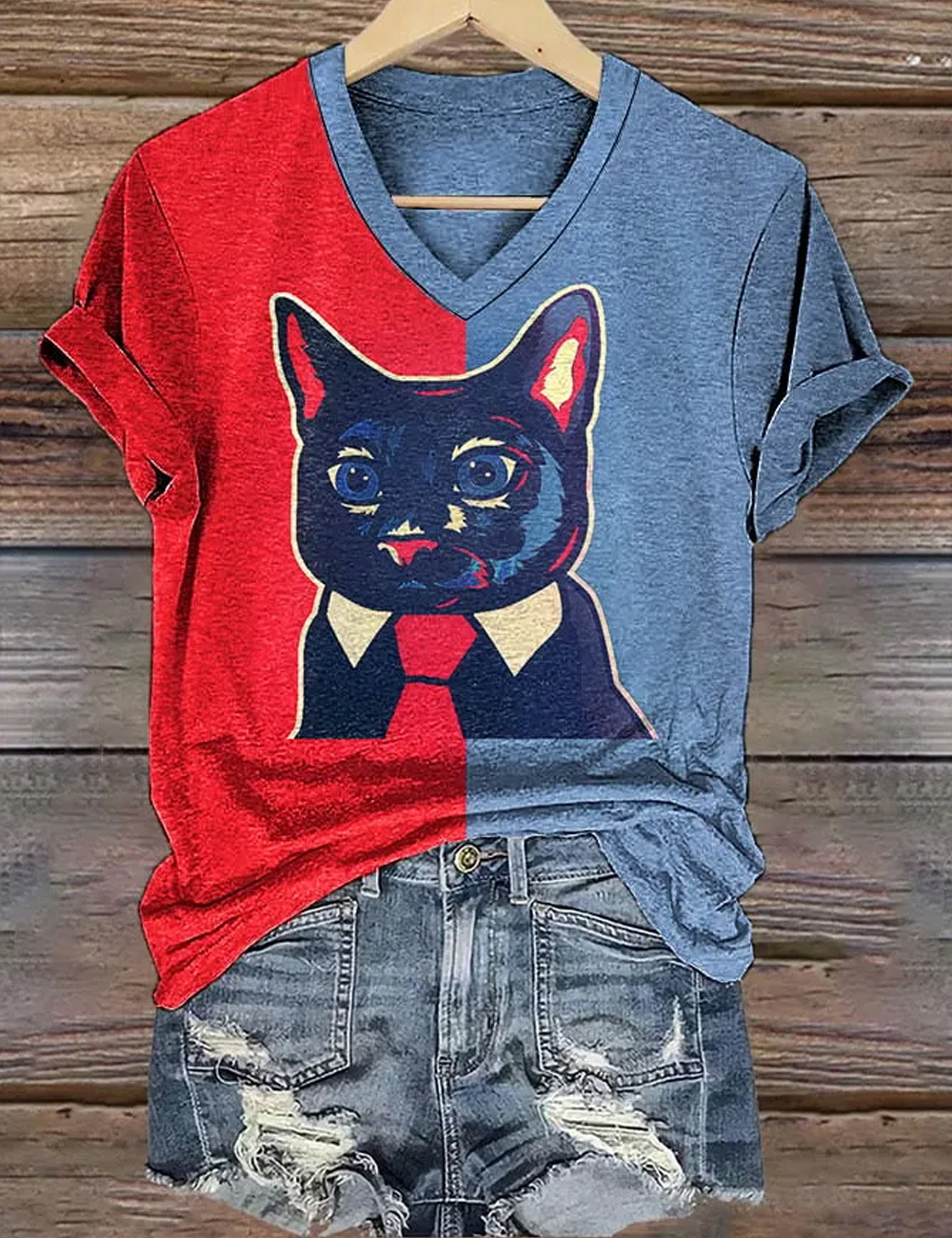 Women's La Cat Print V-Neck T-Shirt