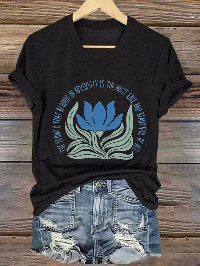Women's Bloom In Adversity Lotus Comma La Print T-Shirt