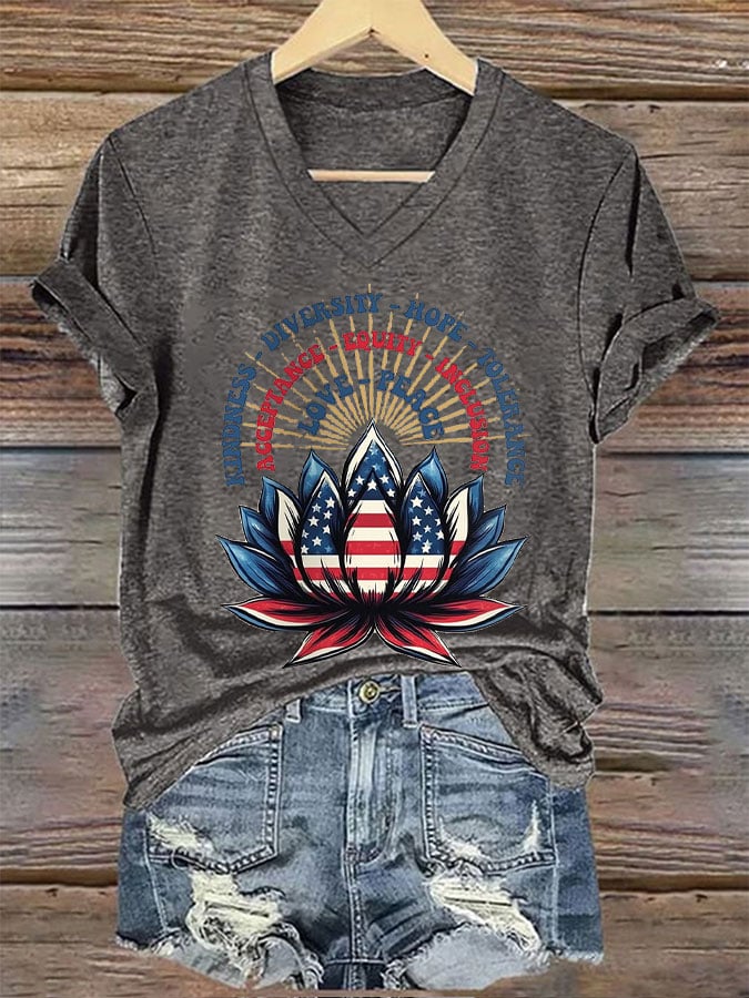 Women's Peace&Love Lotus Comma La Print T-Shirt
