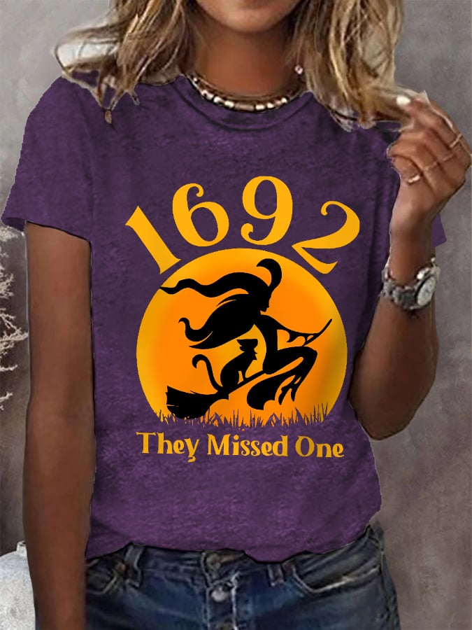 Women's Funny Halloween Witch Salem 1692 They Missed One Casual Tee