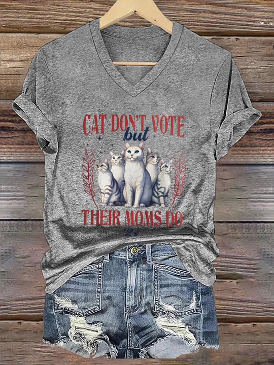 Women's Cat Dont Vote But Their Moms Do Print T-Shirt