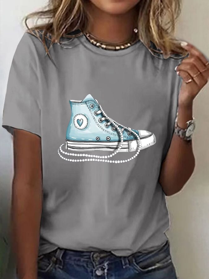 Women'S Canvas Shoes And Pearl Necklace Printed T-Shirt