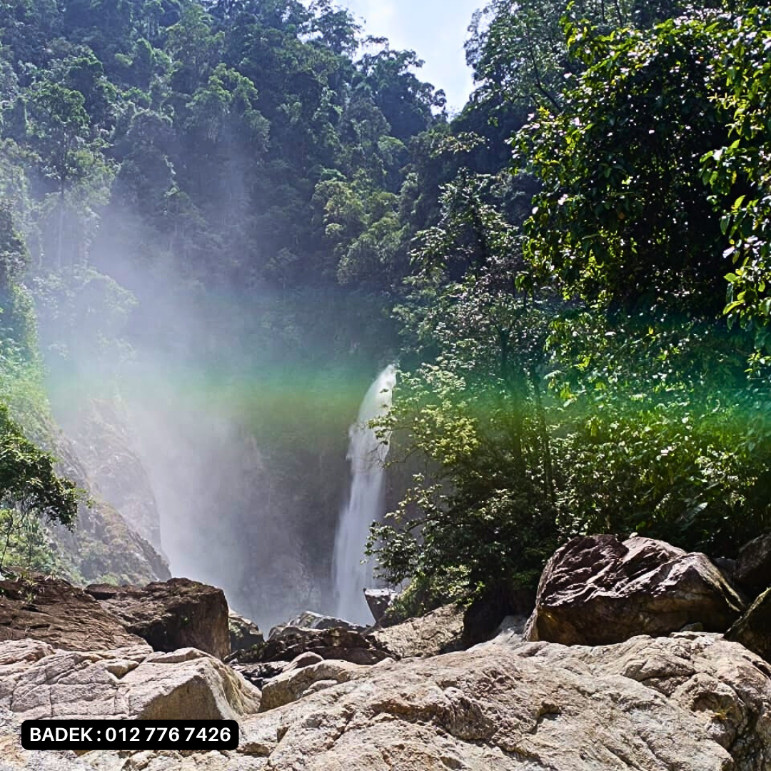 WATERFALL TREKKING : AIR TERJUN BERDEBU