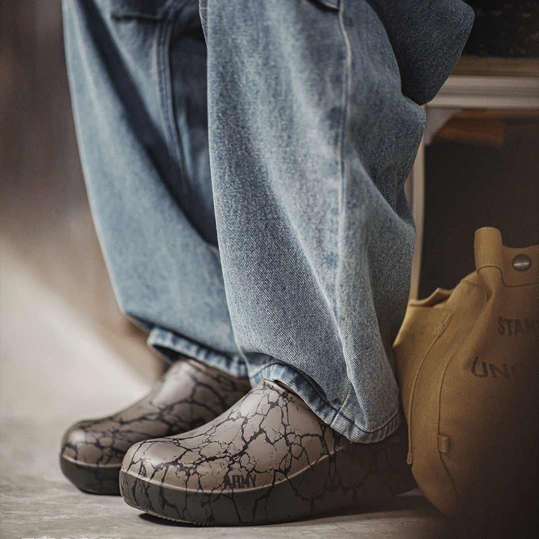 2026新款廚師鞋男春季戶外穿厚底半拖洞洞鞋涉水包頭雲拖鞋子