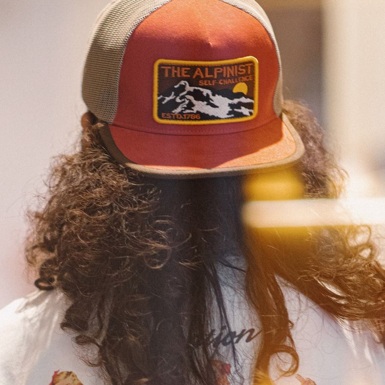 美式復古撞色拼接平沿棒球帽刺繡透氣網眼鴨舌帽男女