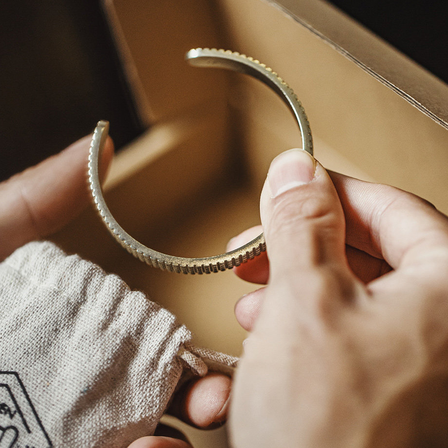 美式復古格瑞德紋半環式手鐲簡約開口白銅手環配飾品男女