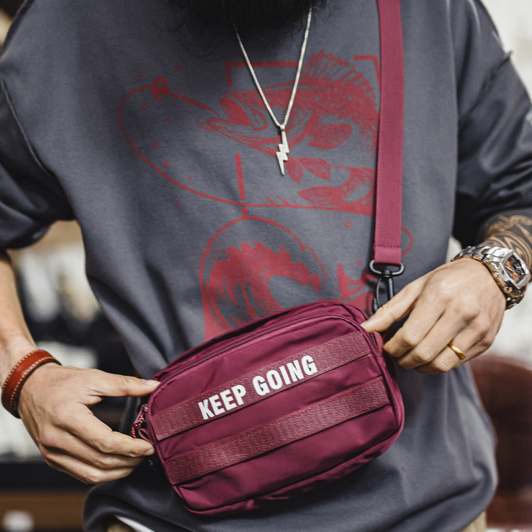 美式軍綠色斜跨小包隨行單肩通勤手提快速反應包包男款