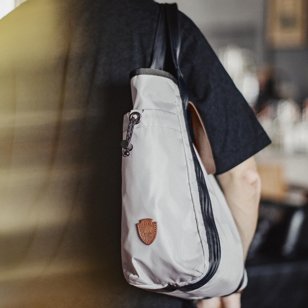 美式單肩包防水白色托特包大容量電腦包通勤百搭手提包男