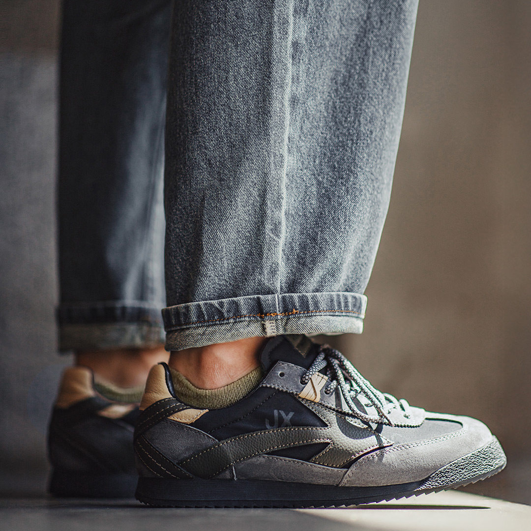 翼裝慢跑鞋男生2025新款復古休閒運動低幫薄底黑色德訓阿甘鞋