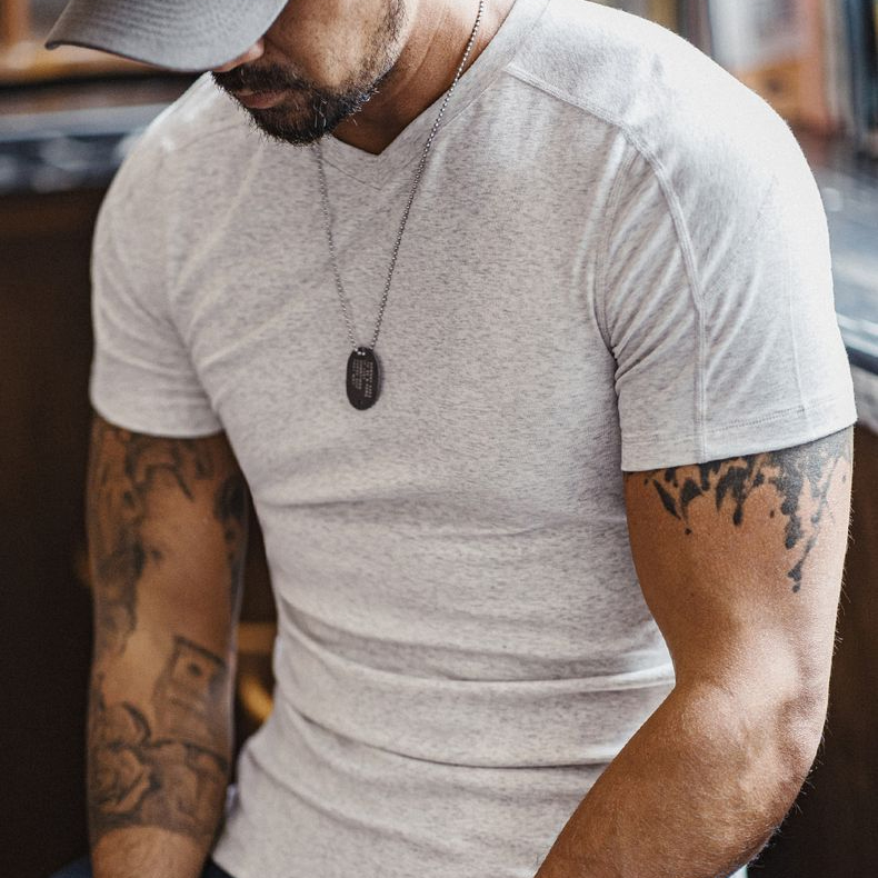 美式萊賽爾涼感T恤收袖口黑色速幹健身衣v領修身短袖男夏