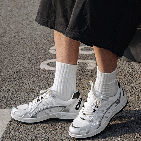 金屬銀復古慢跑鞋男2026新款夏季透氣網面輕便百搭運動休閒鞋