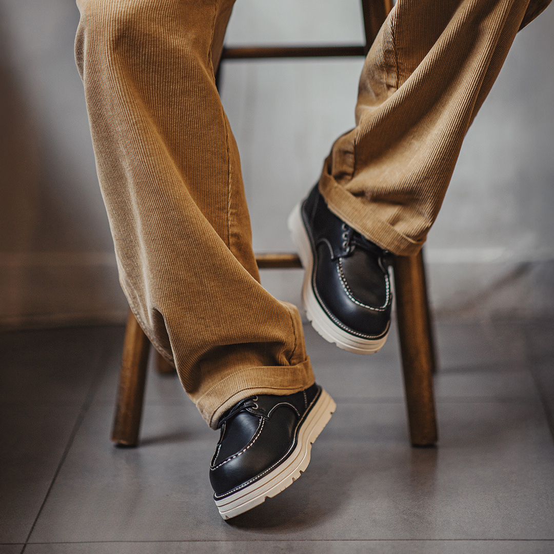 秋季新款莫卡辛美式復古工裝鞋男士厚軟底薄款黑色休閒皮鞋子