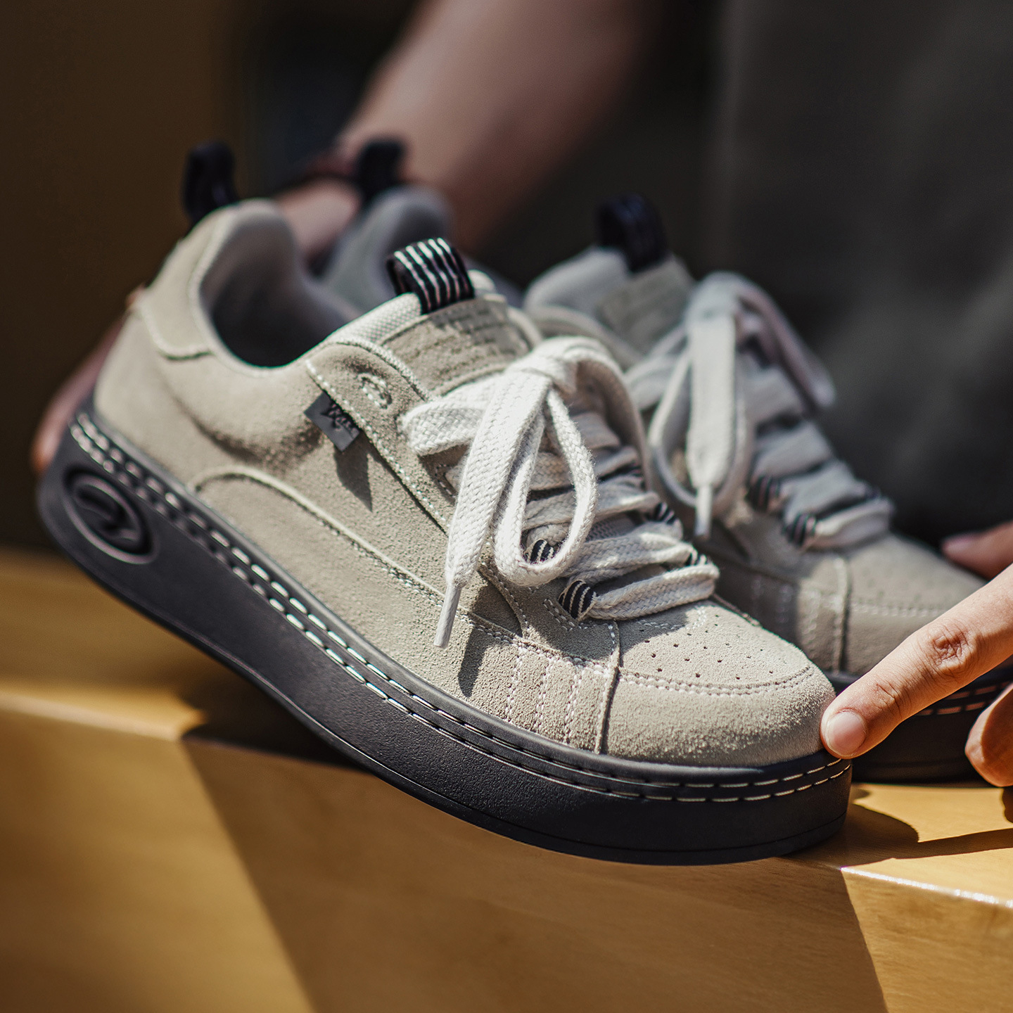 美式灰色復古厚底板鞋小眾增高翻毛皮休閒鞋低幫滑板鞋男士