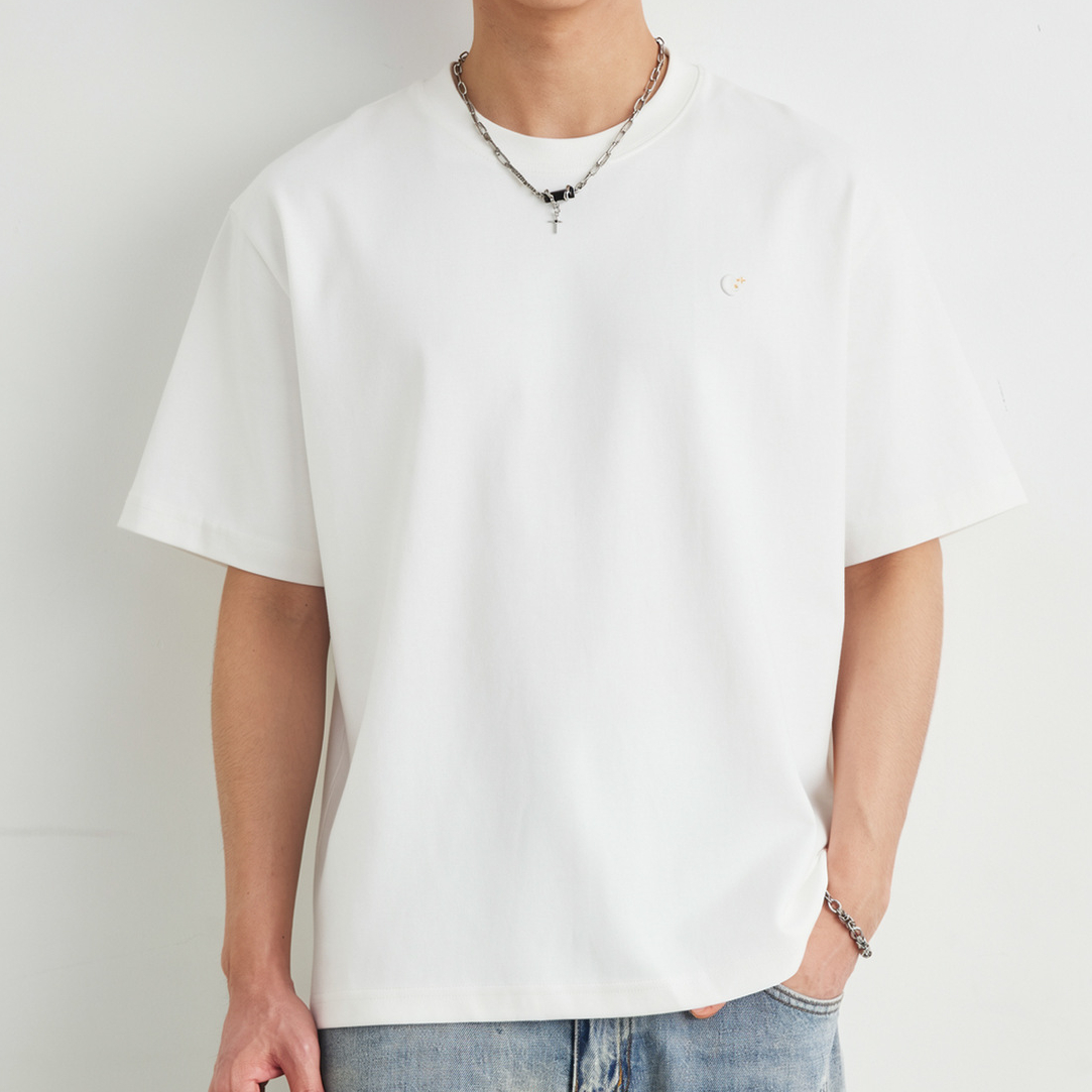小月亮刺繡純色T恤男夏季寬鬆圓領日系休閒百搭通勤短袖上衣