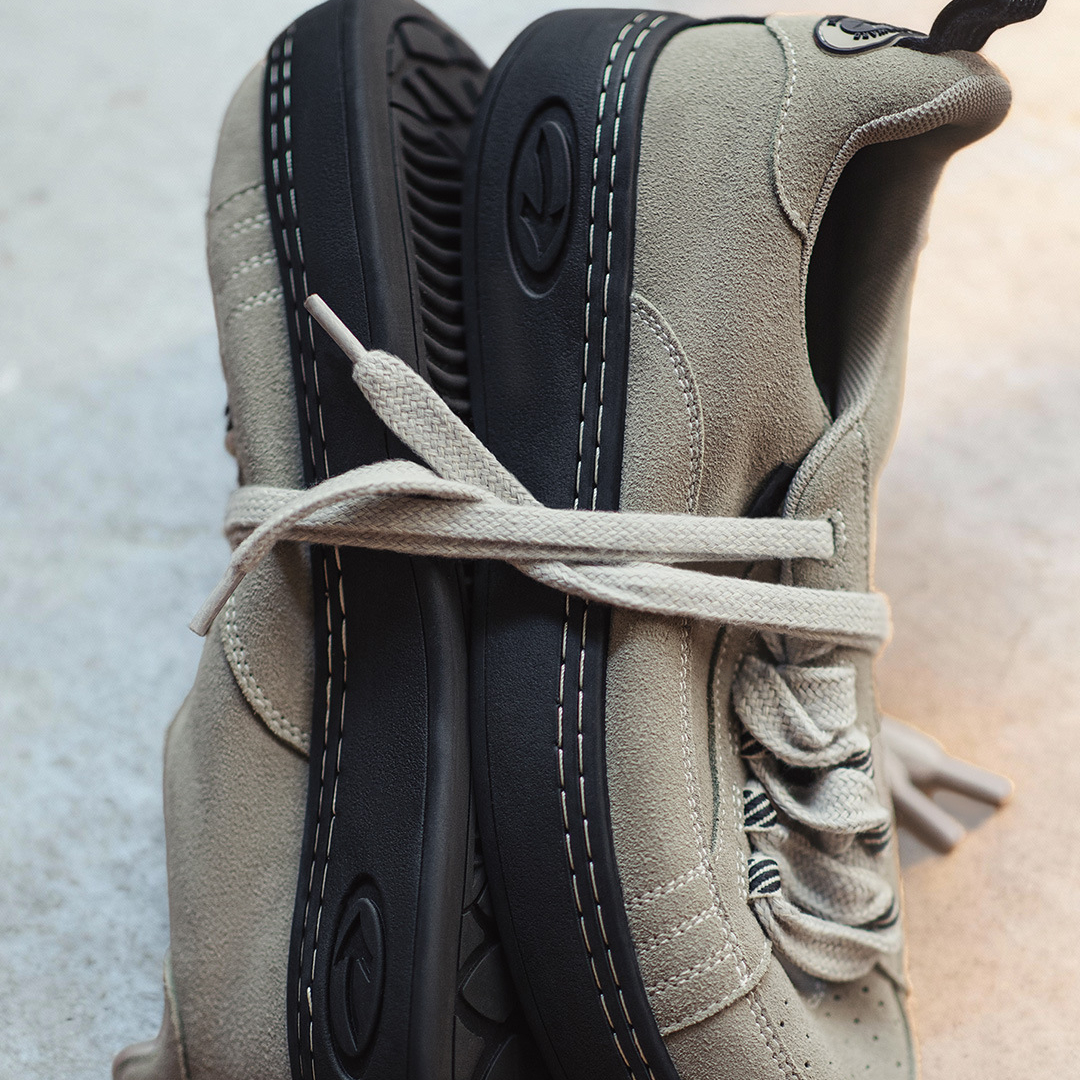 美式灰色復古厚底板鞋小眾增高翻毛皮休閒鞋低幫滑板鞋男士