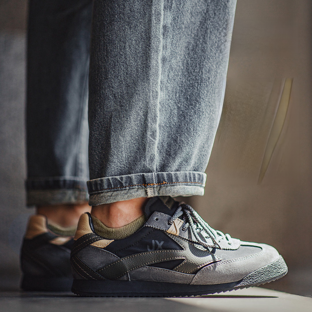 翼裝慢跑鞋男生2025新款復古休閒運動低幫薄底黑色德訓阿甘鞋