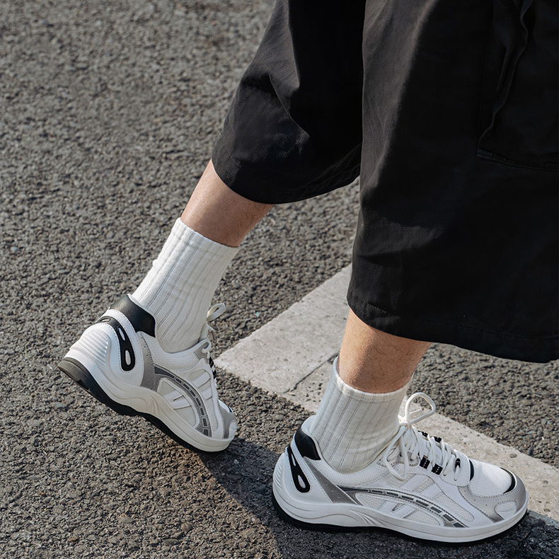 金屬銀復古慢跑鞋男2026新款夏季透氣網面輕便百搭運動休閒鞋