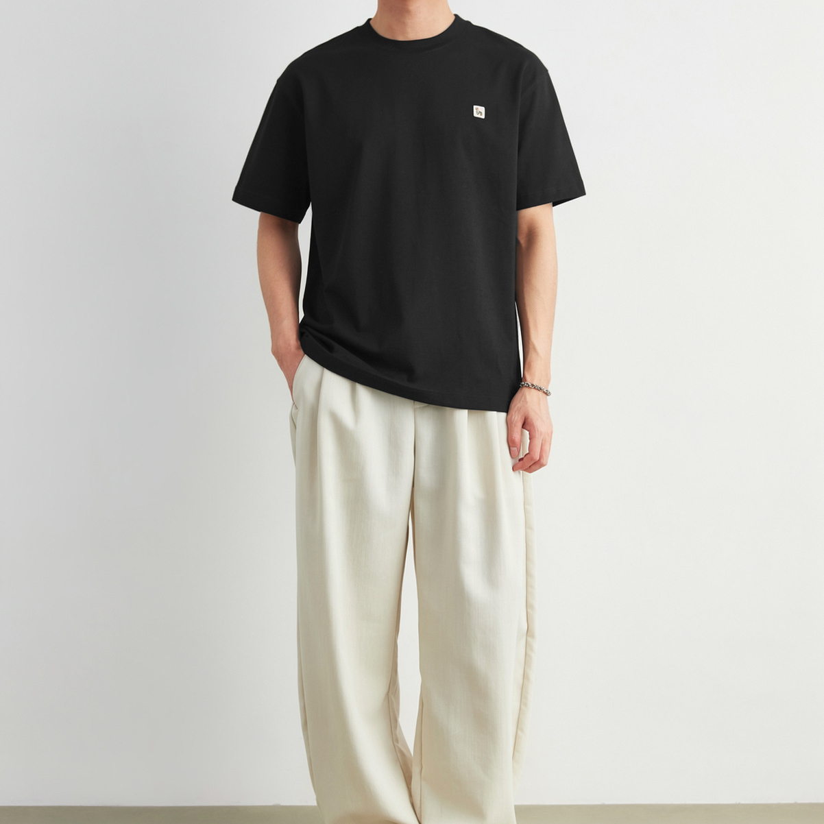 小馬卡通刺繡標T恤男夏季圓領寬鬆親膚透氣通勤百搭短袖上衣