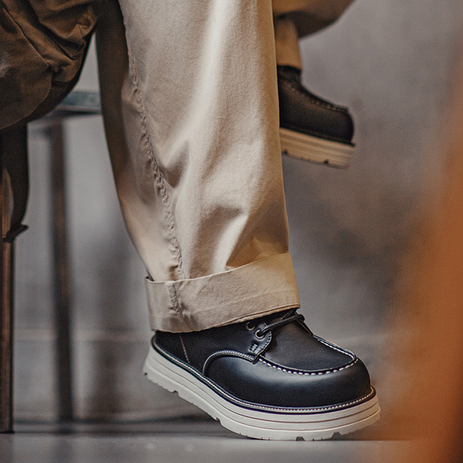 秋季新款莫卡辛美式復古工裝鞋男士厚軟底薄款黑色休閒皮鞋子