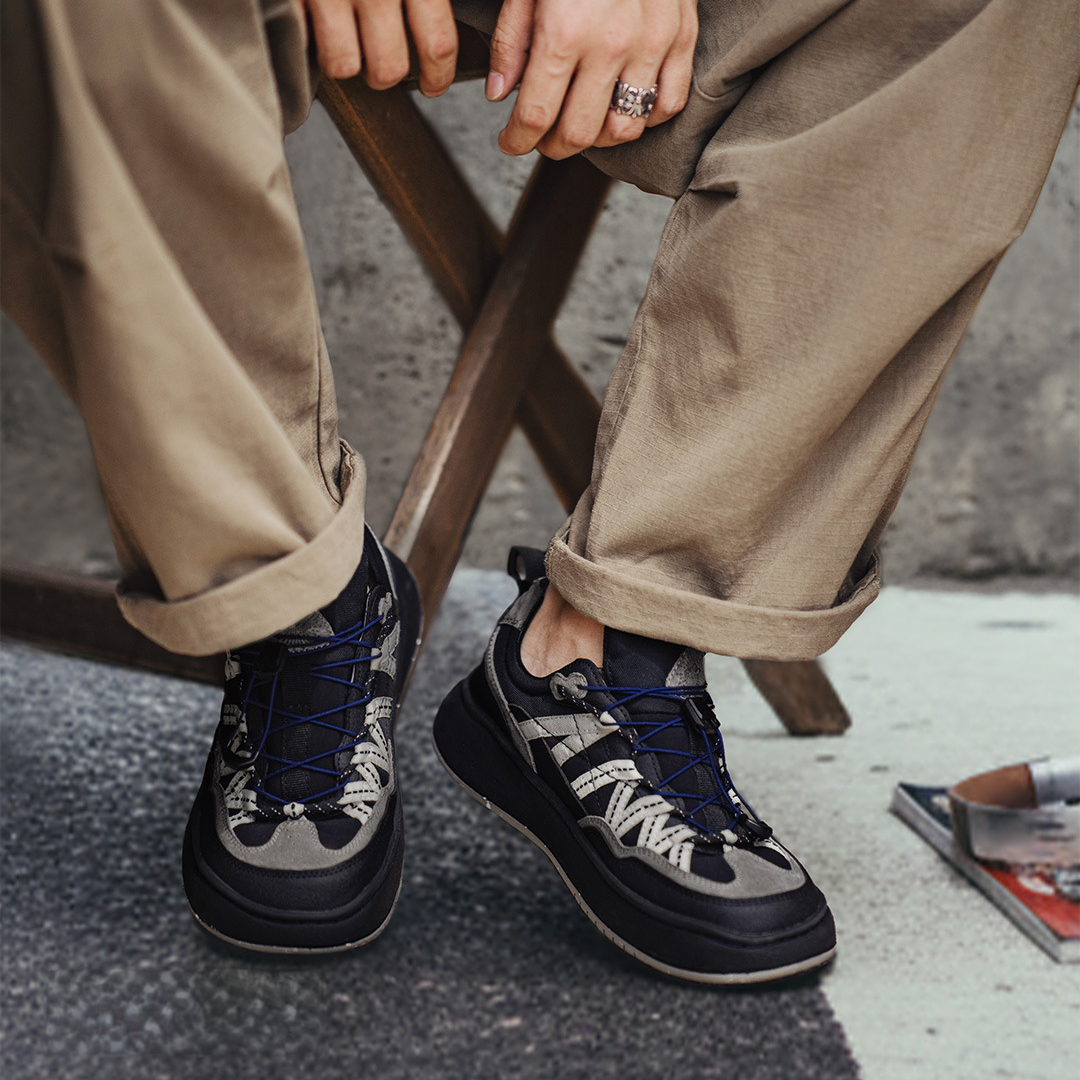 黑沙灘山系厚底運動休閒通勤鞋新款輕戶外機能風免繫鞋帶男鞋