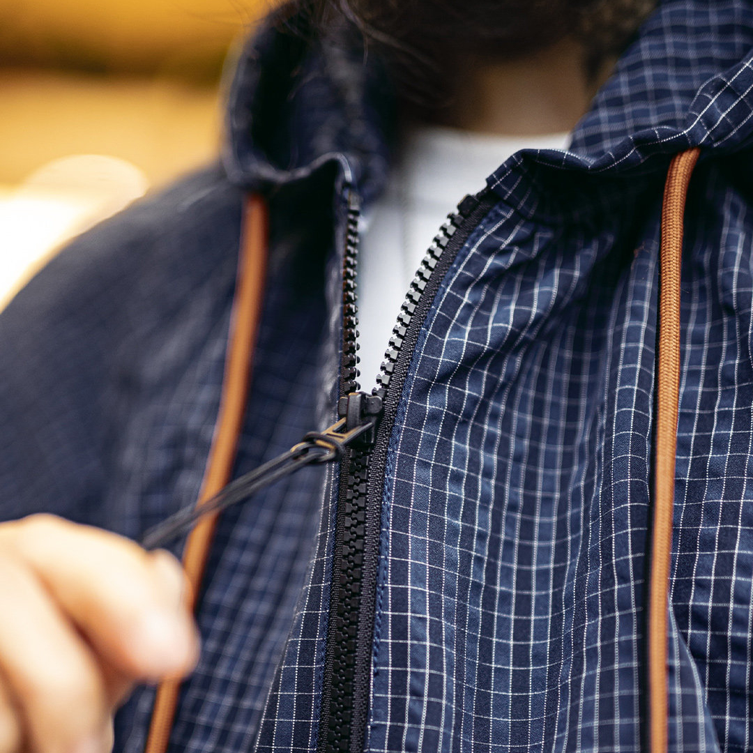 美式半拉鍊連帽衛衣肌理感泡泡紗藍色戶外薄款外套男春季