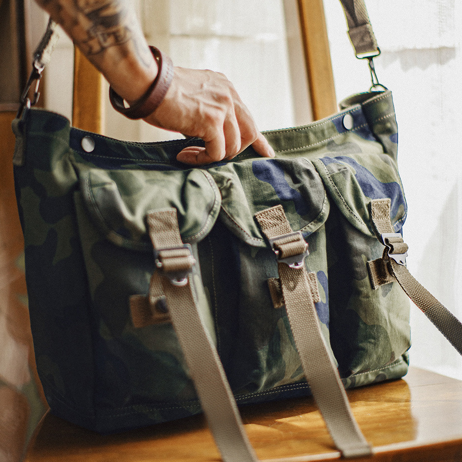 美式迷彩戰術挎包戶外訓練從林單肩包大容量手提郵差包男