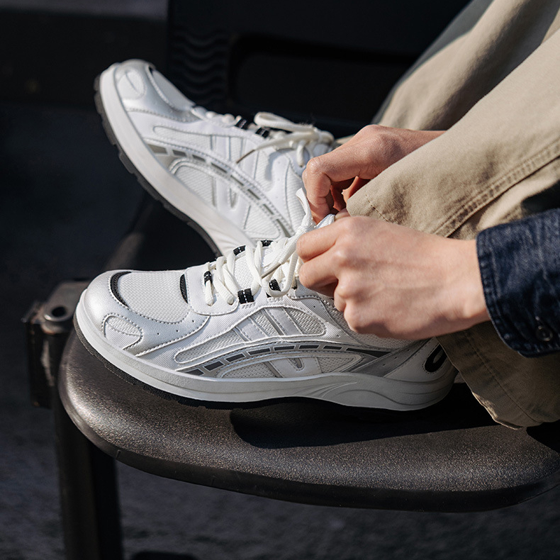 金屬銀復古慢跑鞋男2026新款夏季透氣網面輕便百搭運動休閒鞋