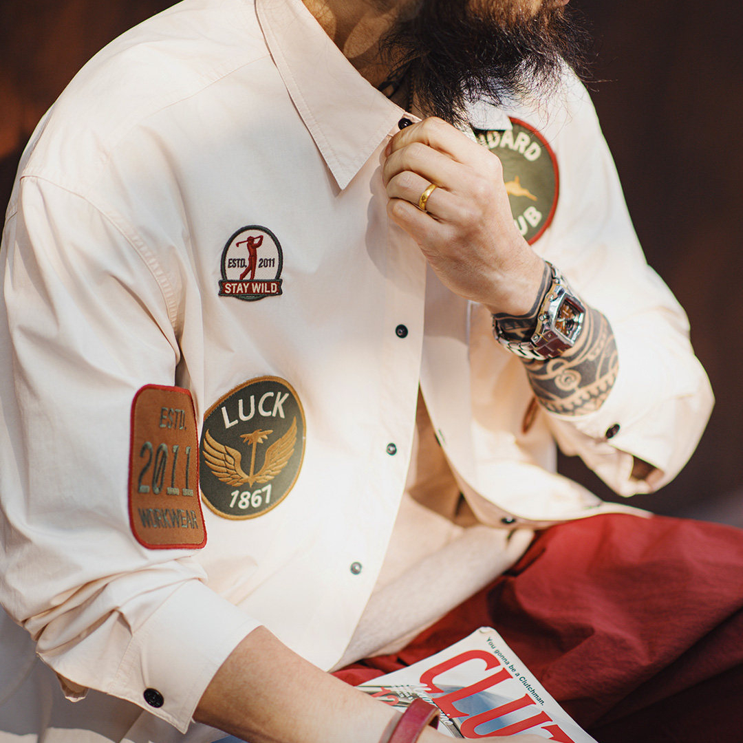 美式章仔刺繡長袖襯衫外套薄款白色口袋拼接襯衣夾克男春