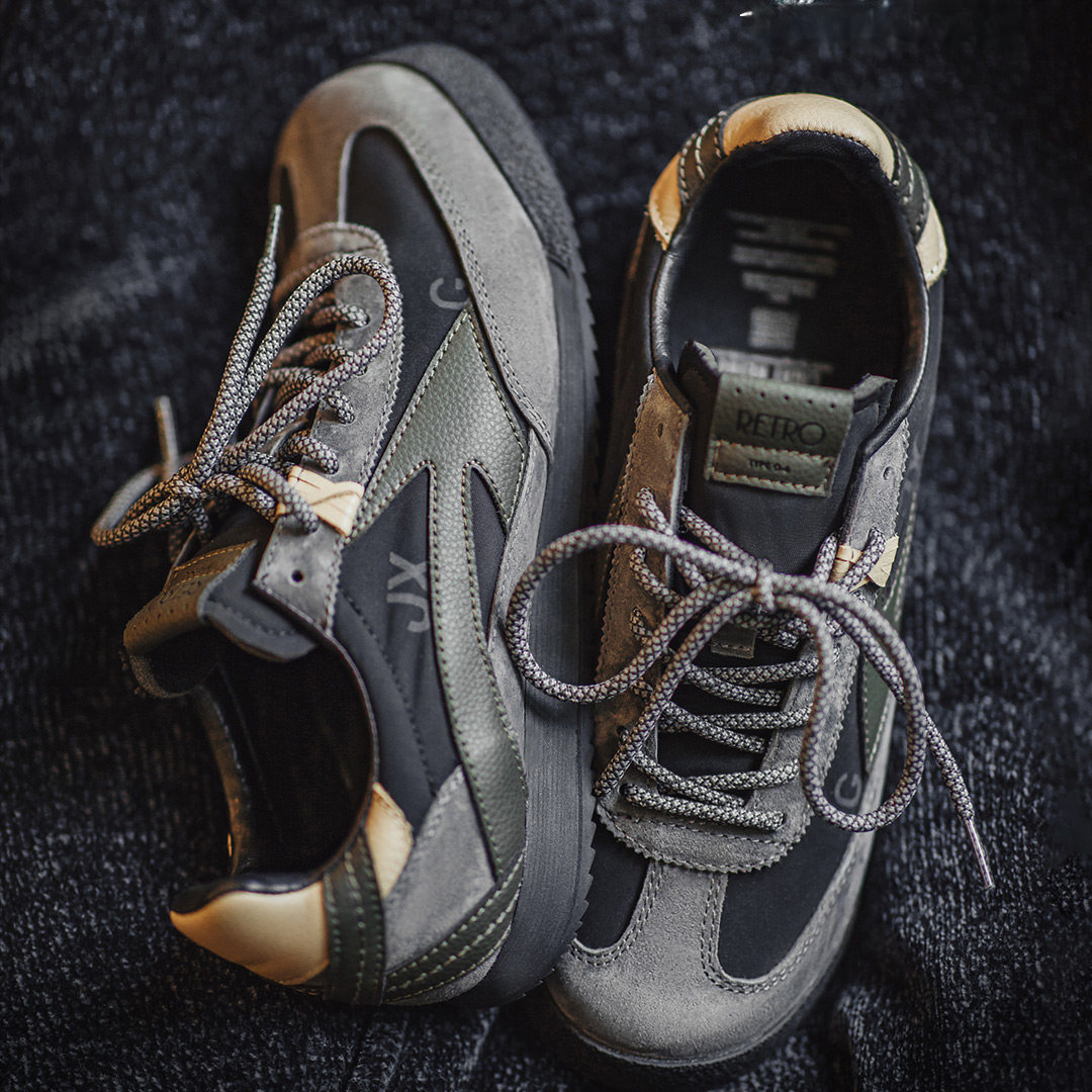 翼裝慢跑鞋男生2025新款復古休閒運動低幫薄底黑色德訓阿甘鞋