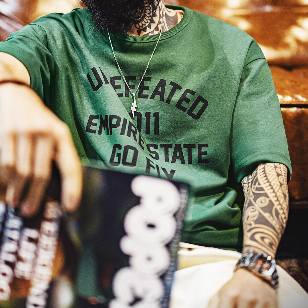 美式章仔印花T恤綠色小衆圓領正肩設計感短袖上衣男款夏