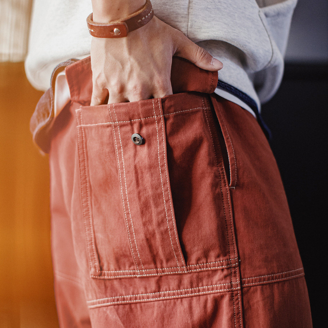 美式復古多口袋明線工裝褲磚紅色直筒闊腿束腳休閒褲男春