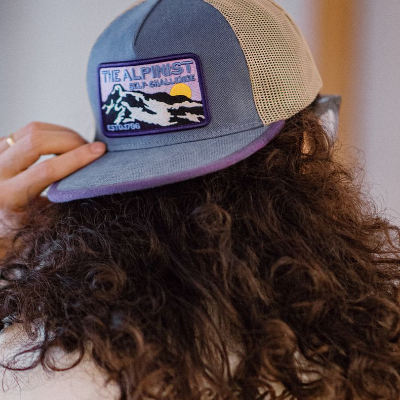 美式復古撞色拼接平沿棒球帽刺繡透氣網眼鴨舌帽男女