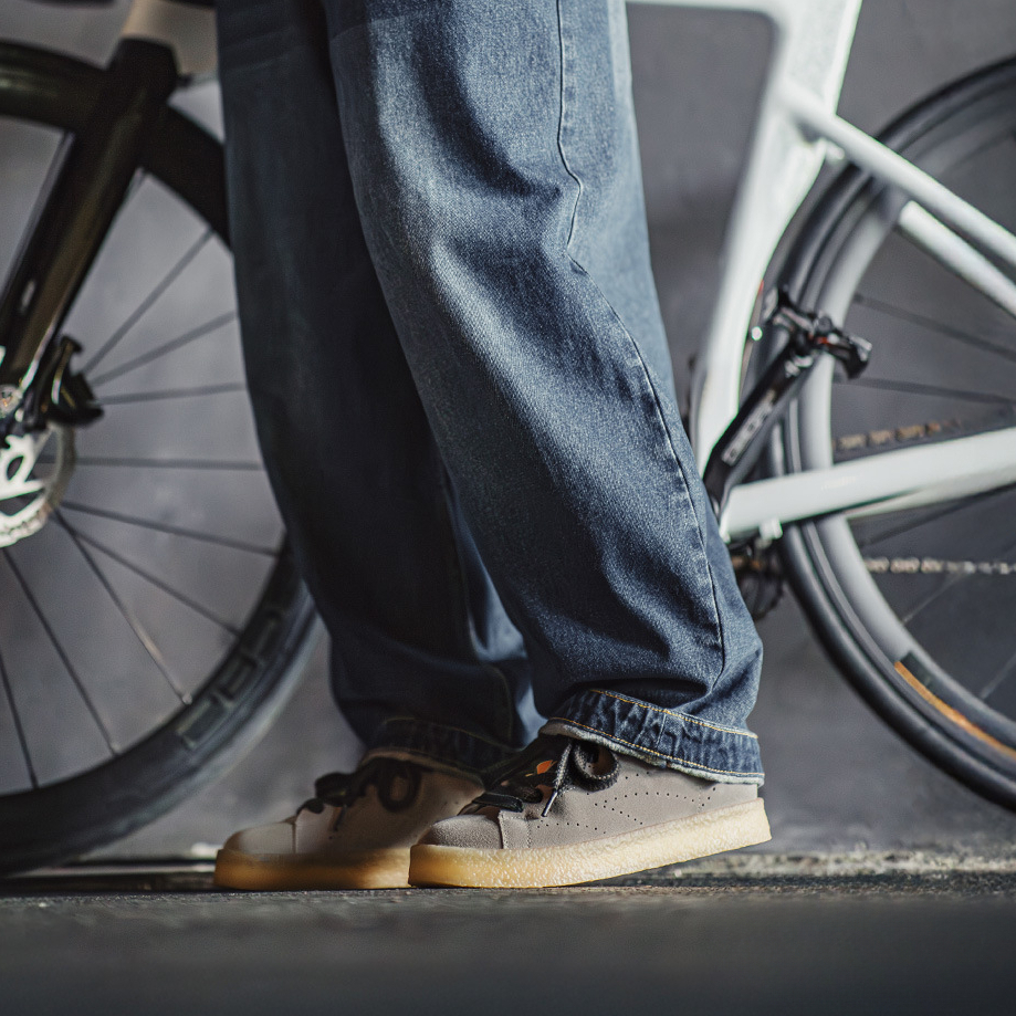 2025夏季新款男士純灰色復古做舊休閒鞋納瓦霍百搭厚底板鞋子