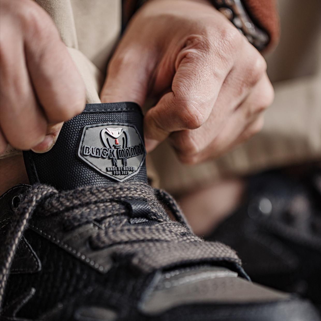 蛇年黑曼巴新款男鞋秋冬低幫防滑平底百搭設計感黑色休閒板鞋