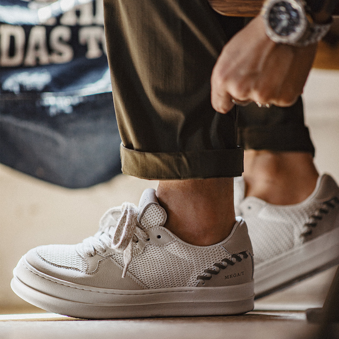 夏季男士新款厚底小白鞋低幫薄款網面透氣輕便百搭休閒板鞋子