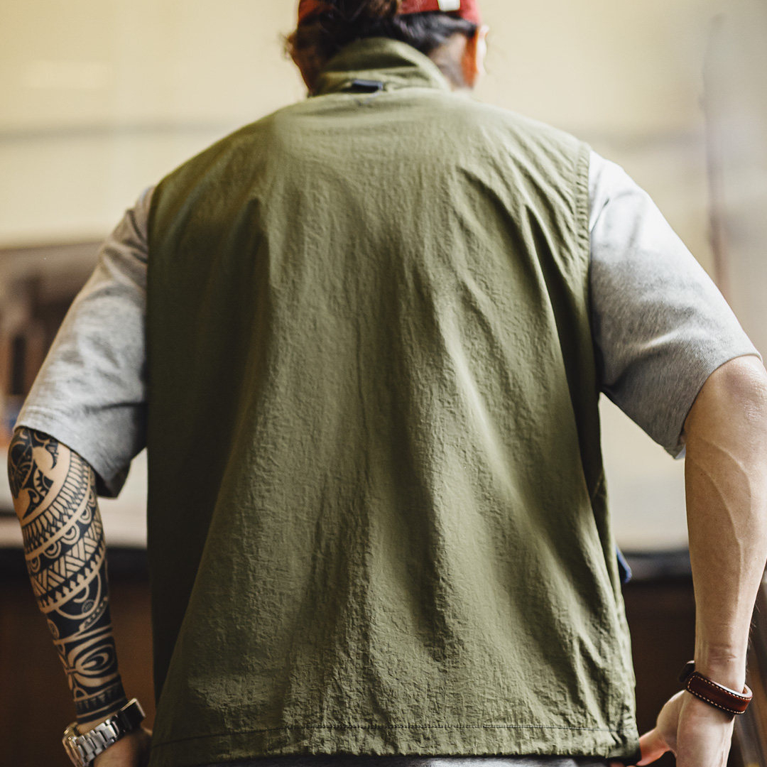 美式山系戶外馬甲軍綠色gorpcore輕薄背心徒步外套男款春