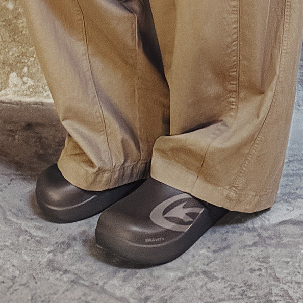 新款冬天一腳蹬休閒鞋加絨保暖辦公室全包跟厚底外穿男拖