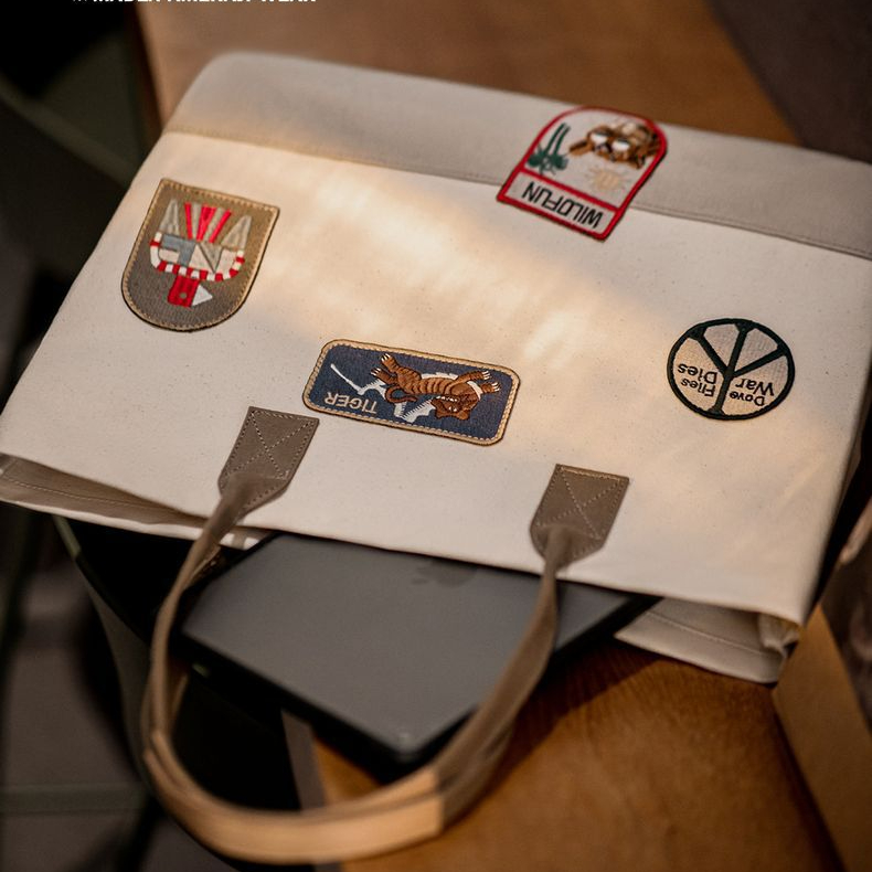 美式復古章仔刺繡托特包大容量手提包相機電腦單肩包男女