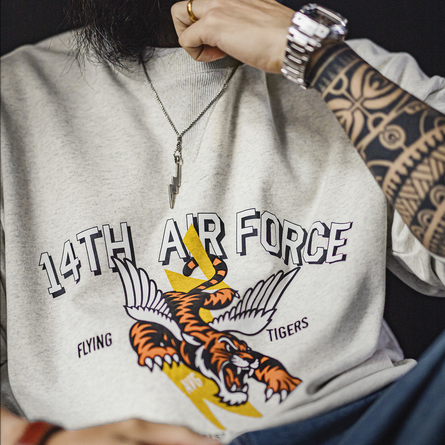 美式印花灰色圓領衛衣橫須賀寬鬆落肩套頭長袖T恤男款春