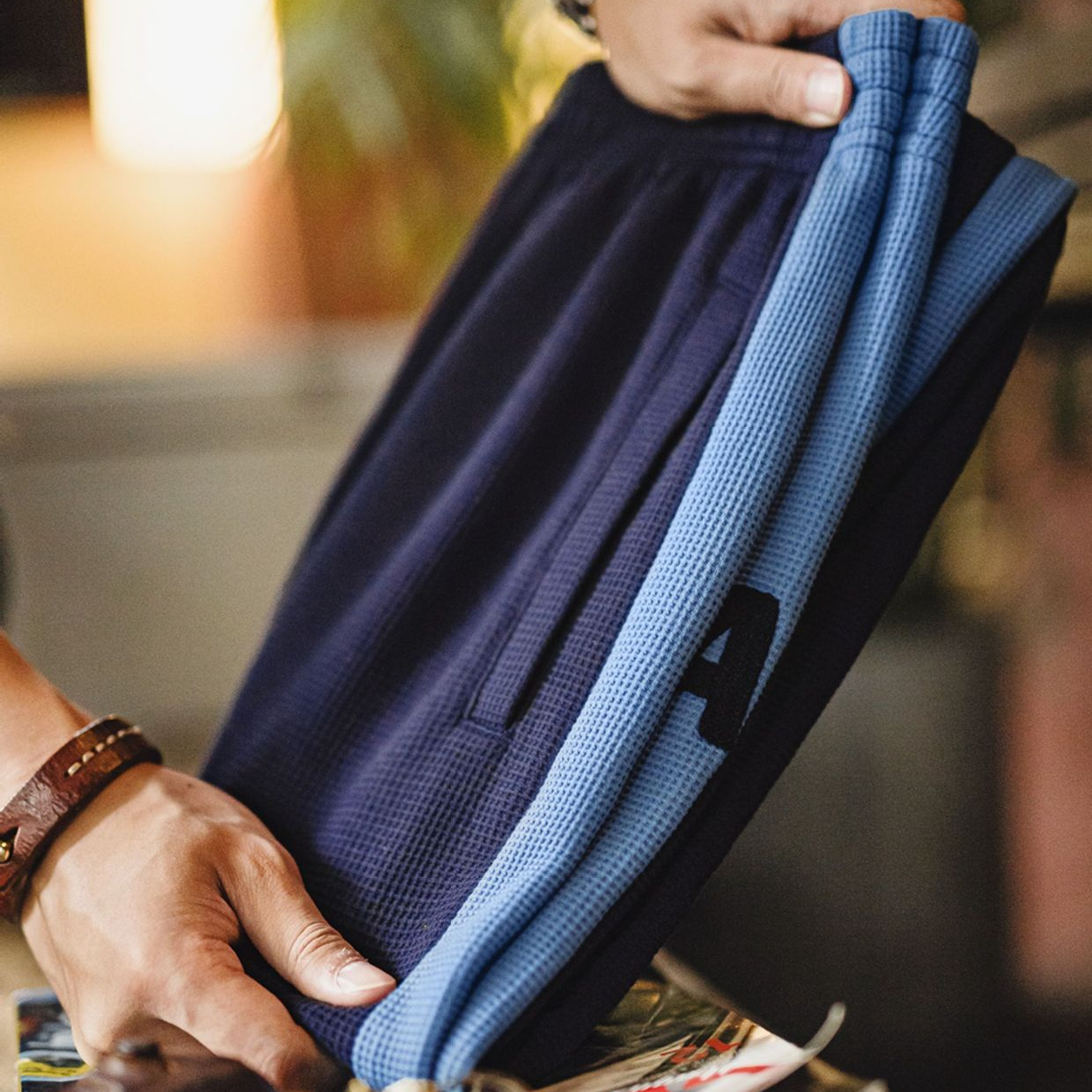 美式休閒訓練衛褲運動華夫格束腳褲鬆緊腰藍色長褲子男秋