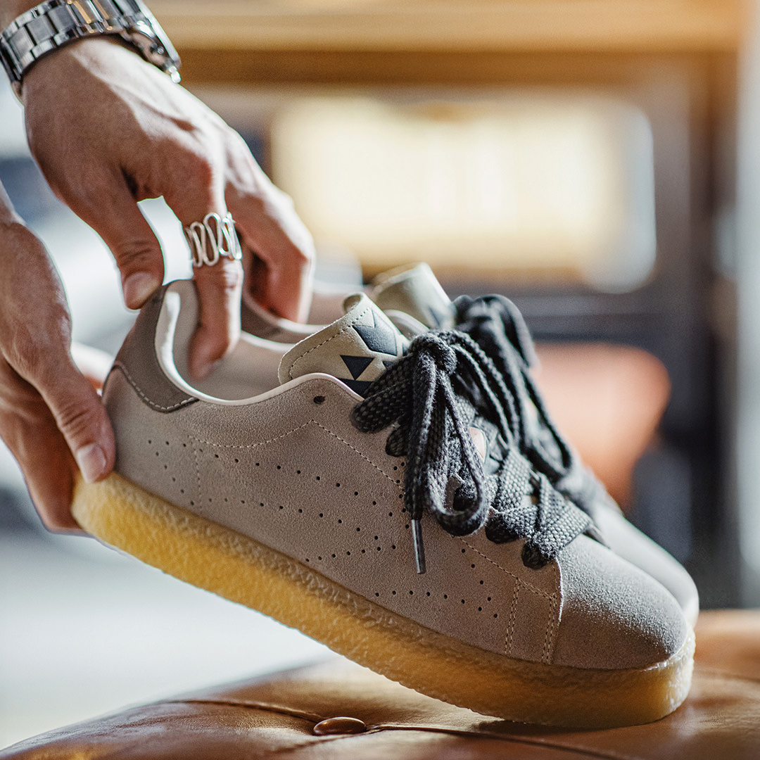 2025夏季新款男士純灰色復古做舊休閒鞋納瓦霍百搭厚底板鞋子