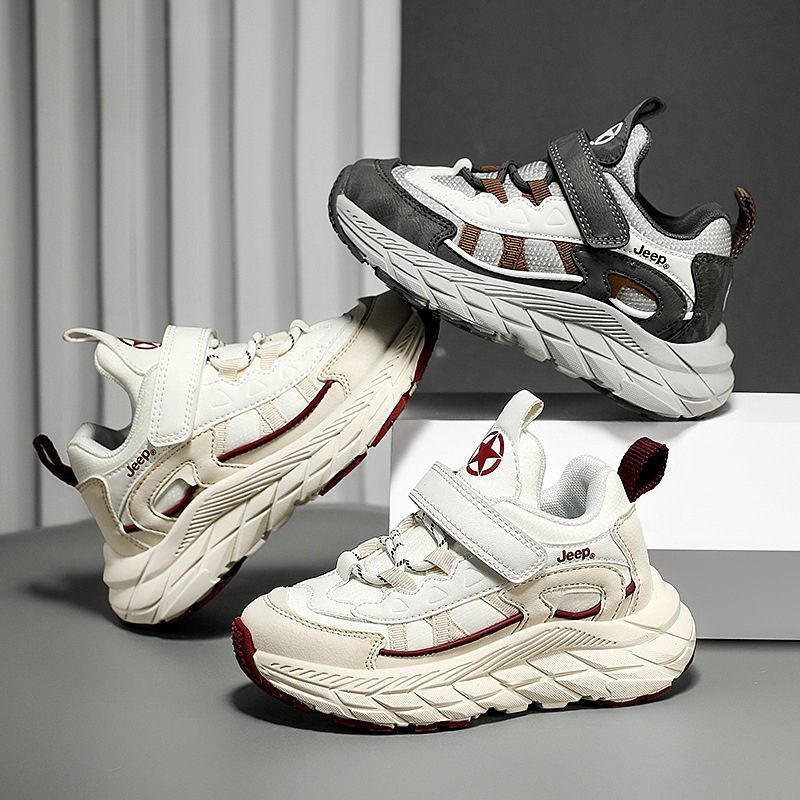 兒童輕便透氣防滑跑步運動鞋