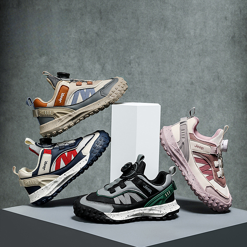 兒童春秋紐扣防滑登山跑步鞋