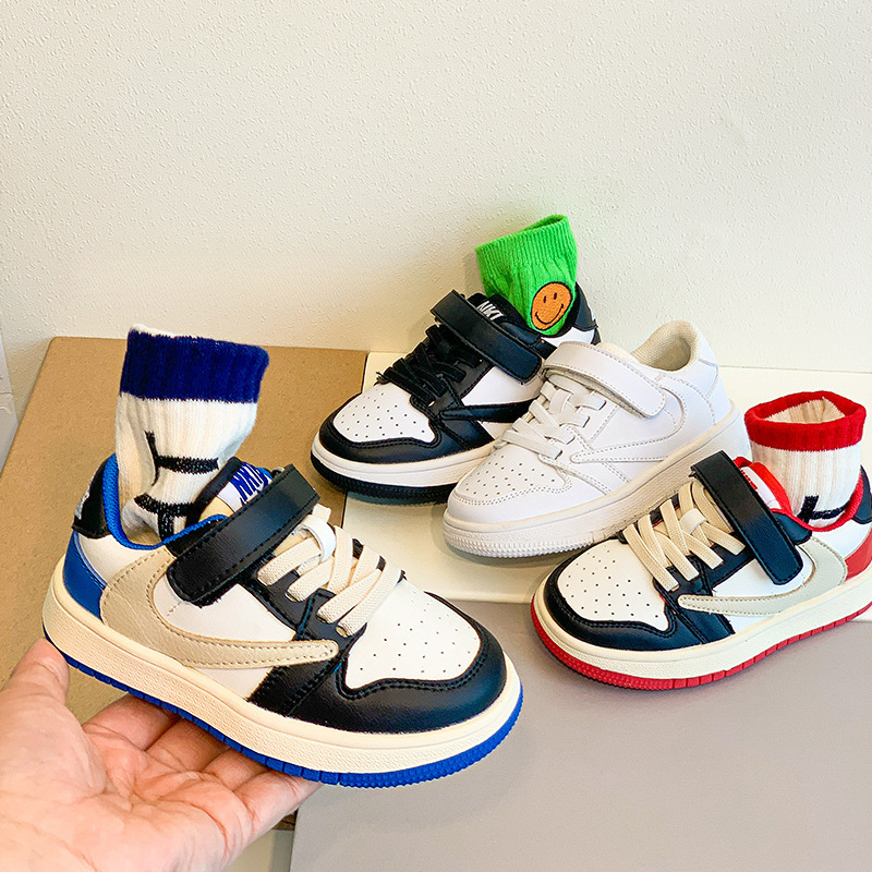 兒童春秋閃電倒鉤板鞋